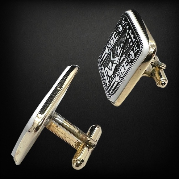 Vintage Unisex Egyptian Hieroglyphic Scene Black White Toggle Back Cufflinks - Picture 5 of 13